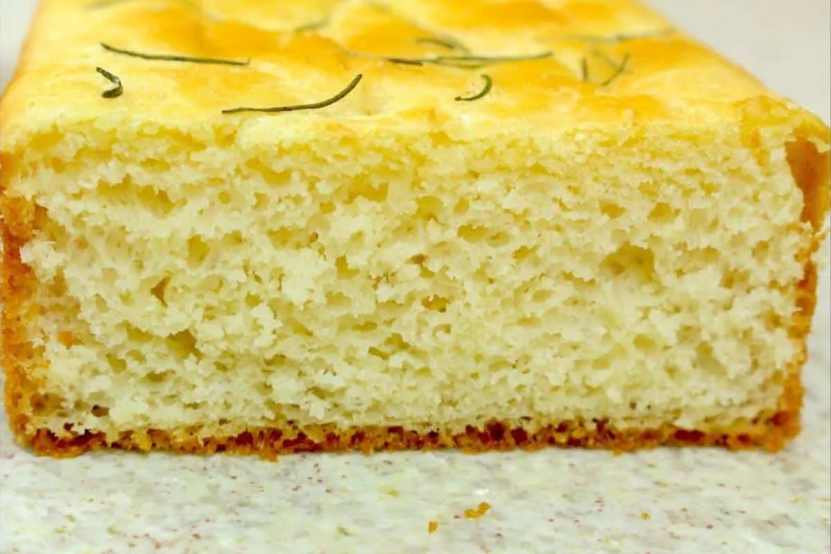 Pão caseiro que não precisa sovar e fica pronto super rápido