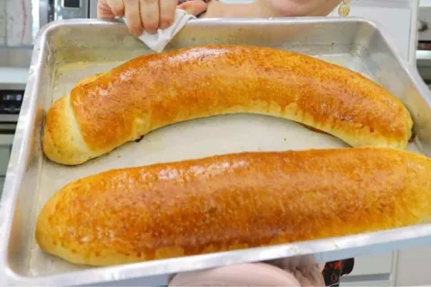 Pão caseiro recheado muito fácil de fazer para servir no caf