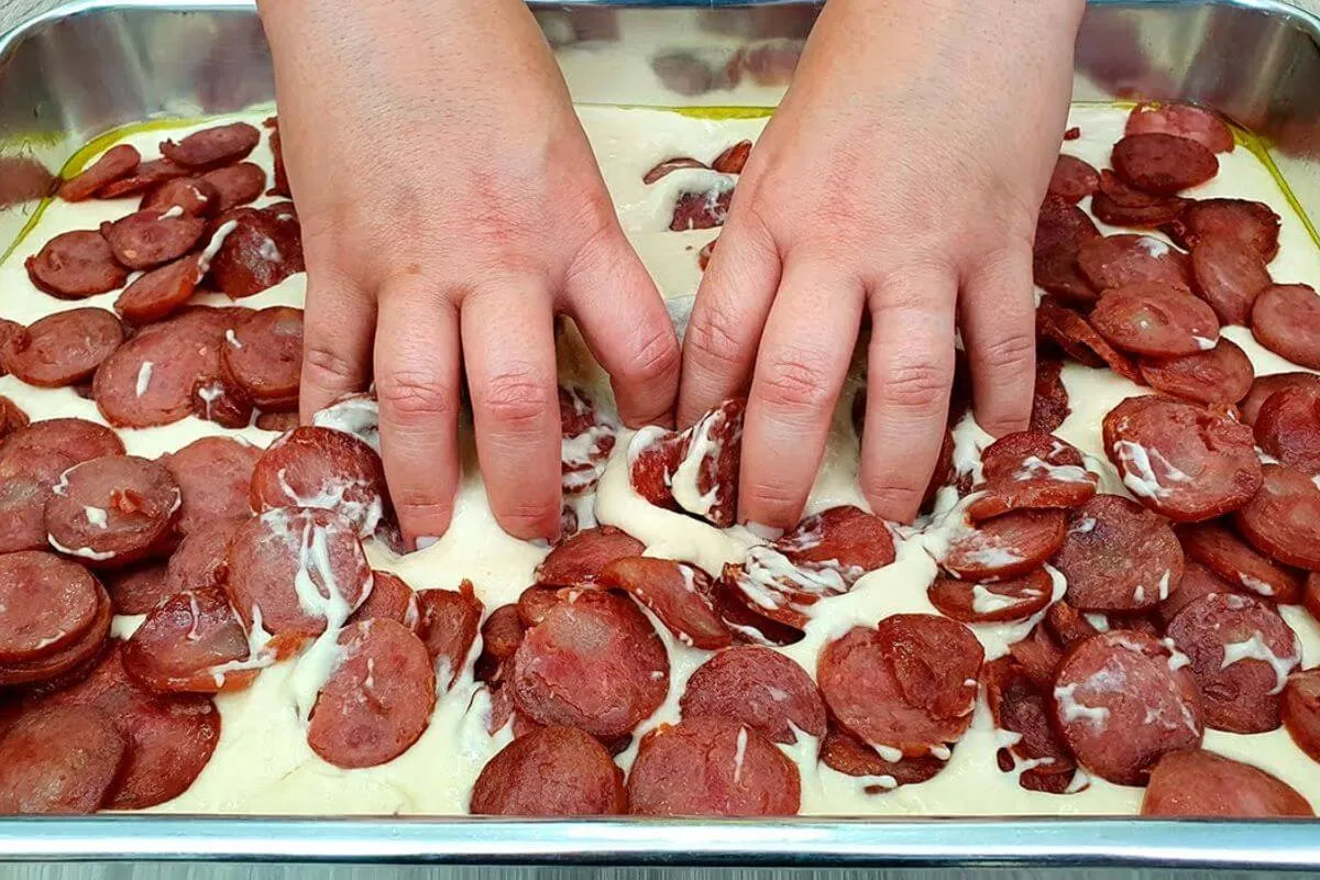 Pão caseiro recheado que fica muito gostoso e não dá trabalh