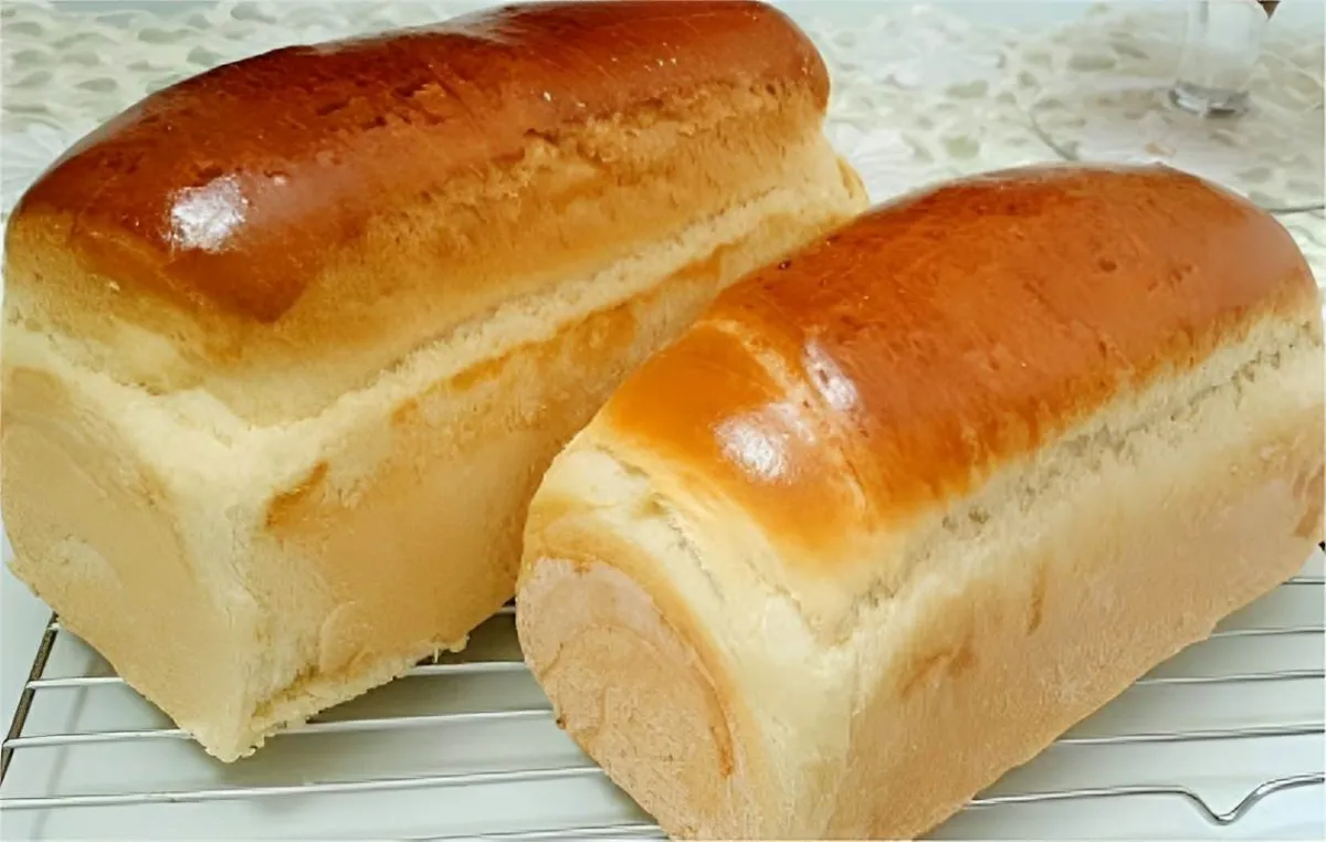 Pão caseiro sem leite econômico delicioso e fácil de fazer