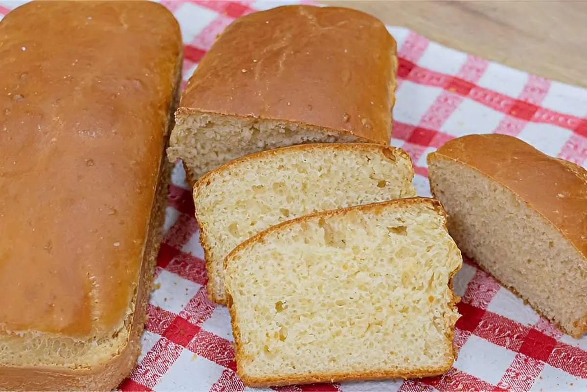 Pão caseiro sem sovar muito fácil é só misturar os ingredien