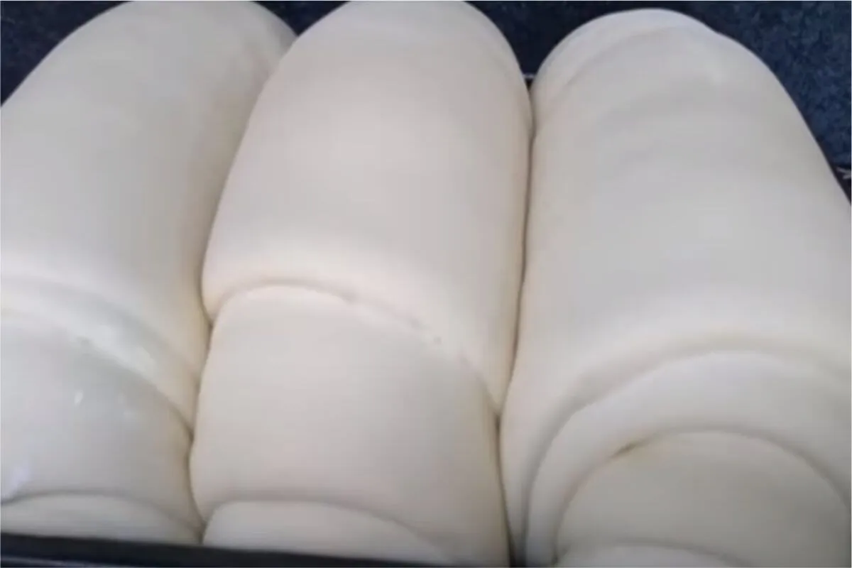 Pão de água caseiro delicioso e fofinho que rende e cresce b