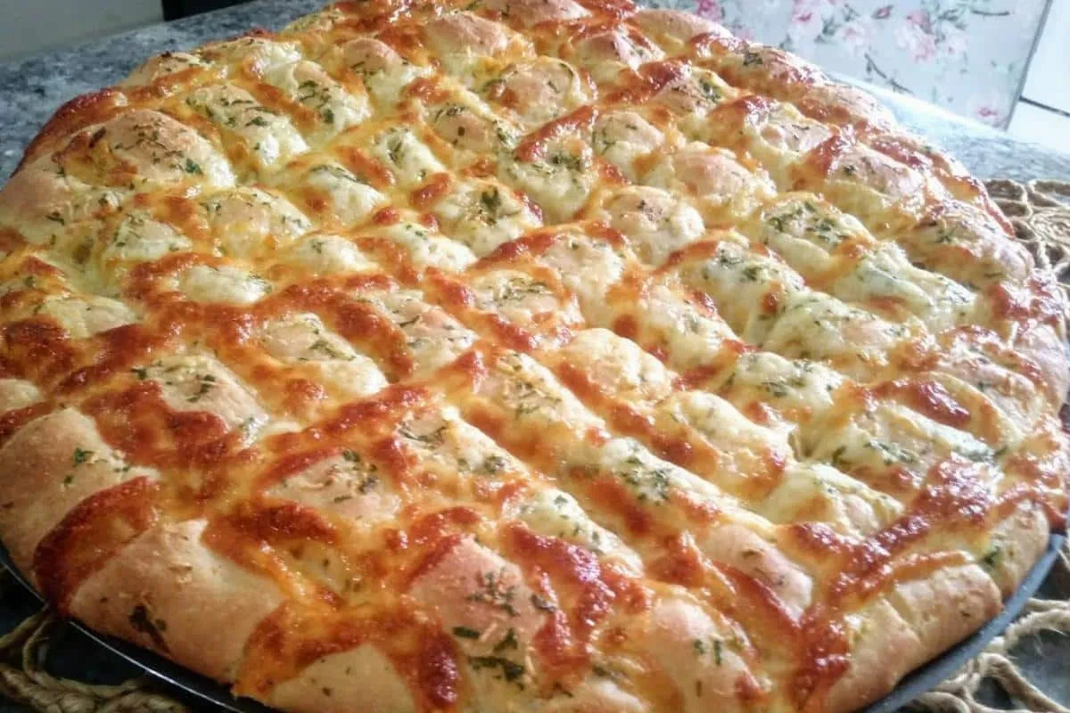 Pão de alho caseiro para o lanche da tarde ou acompanhar o s