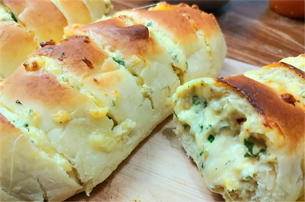 Pão de alho completo que não precisa sovar muito saboroso e