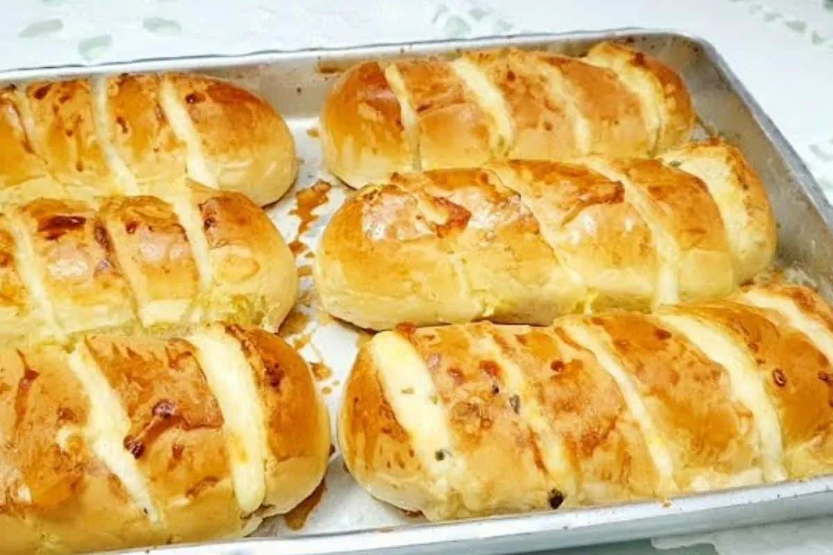 Pão de alho cremoso perfeito para acompanhar seu churrasco e