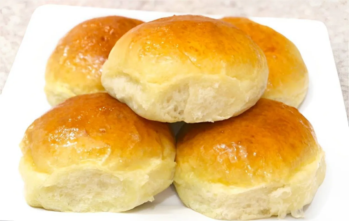 Pão de batata macio e fofinho recheado com catupiry uma ótim