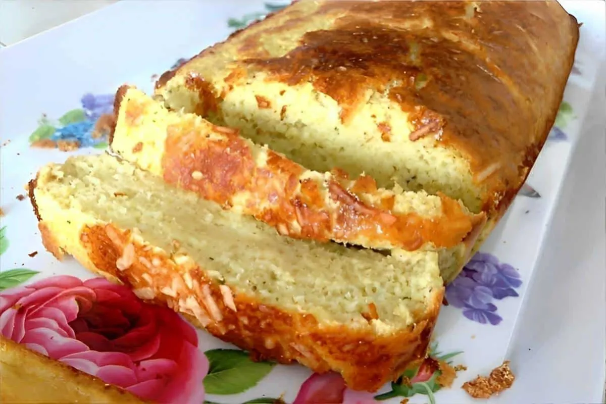 Pão de cebola delicioso feito no liquidificador é só bater c