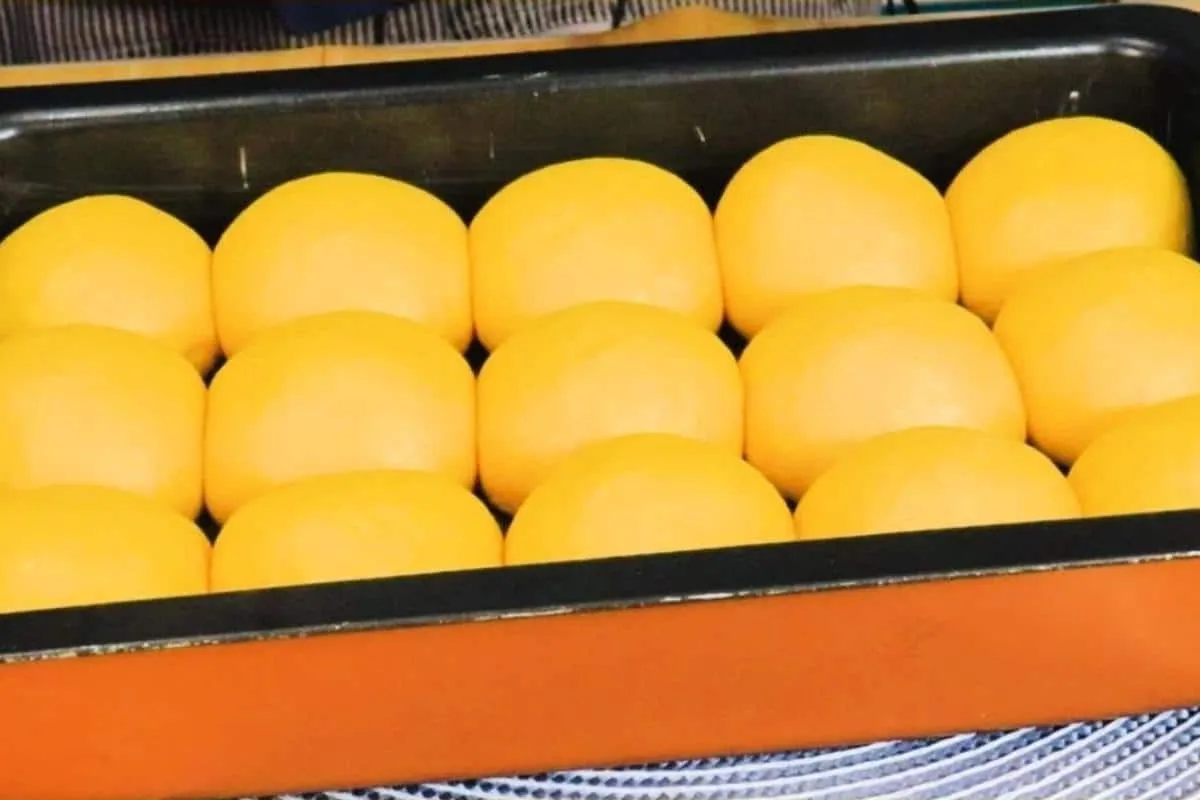 Pão de cenoura caseiro para inovar no cardápio do café da ma