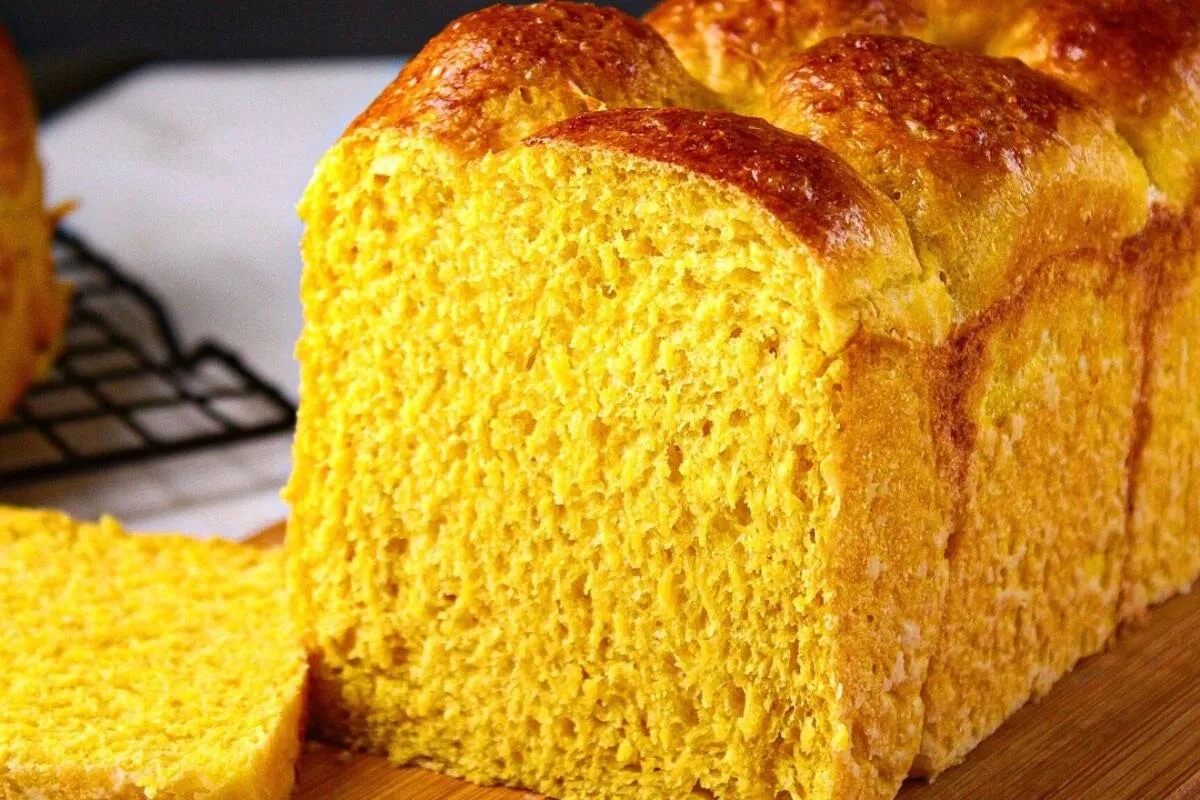 Pão de cenoura fofinho e macio para você inovar na hora de s