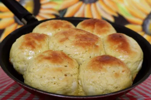 Pão de frigideira macio e fofinho: lanche tarde que você faz