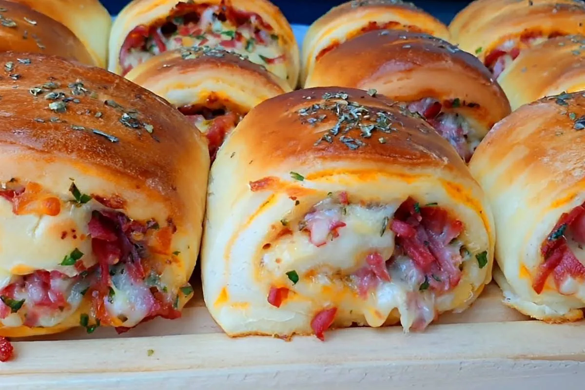 Pão de frios caseiro fofinho e saboroso feito com poucos ing