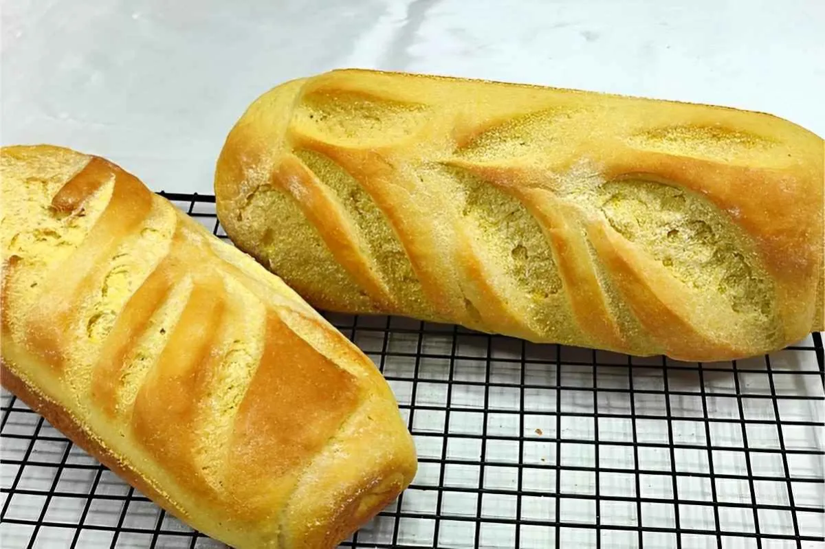 Pão de fubá bem fofinho e bem macio e não precisa sovar