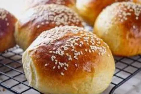 Pão de hambúrguer caseiro estilo big mac, extremamente fofo,