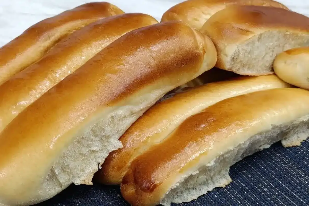 Pão de hot dog super macio e fofinho para você fazer o seu p