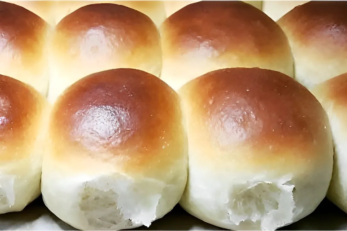 Pão de leite caseiro feito no liquidificador fica muito gost