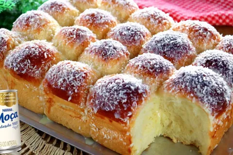 Pão de leite condensado super fofinho e macio, com aquela ca