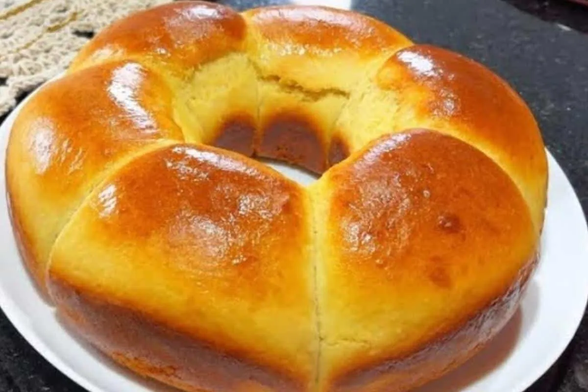 Pão de leite para um café da manhã especial no seu dia dos p