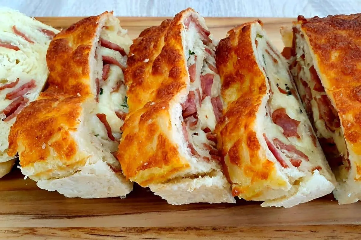 Pão de linguiça fácil de fazer e delicioso o lanche perfeito