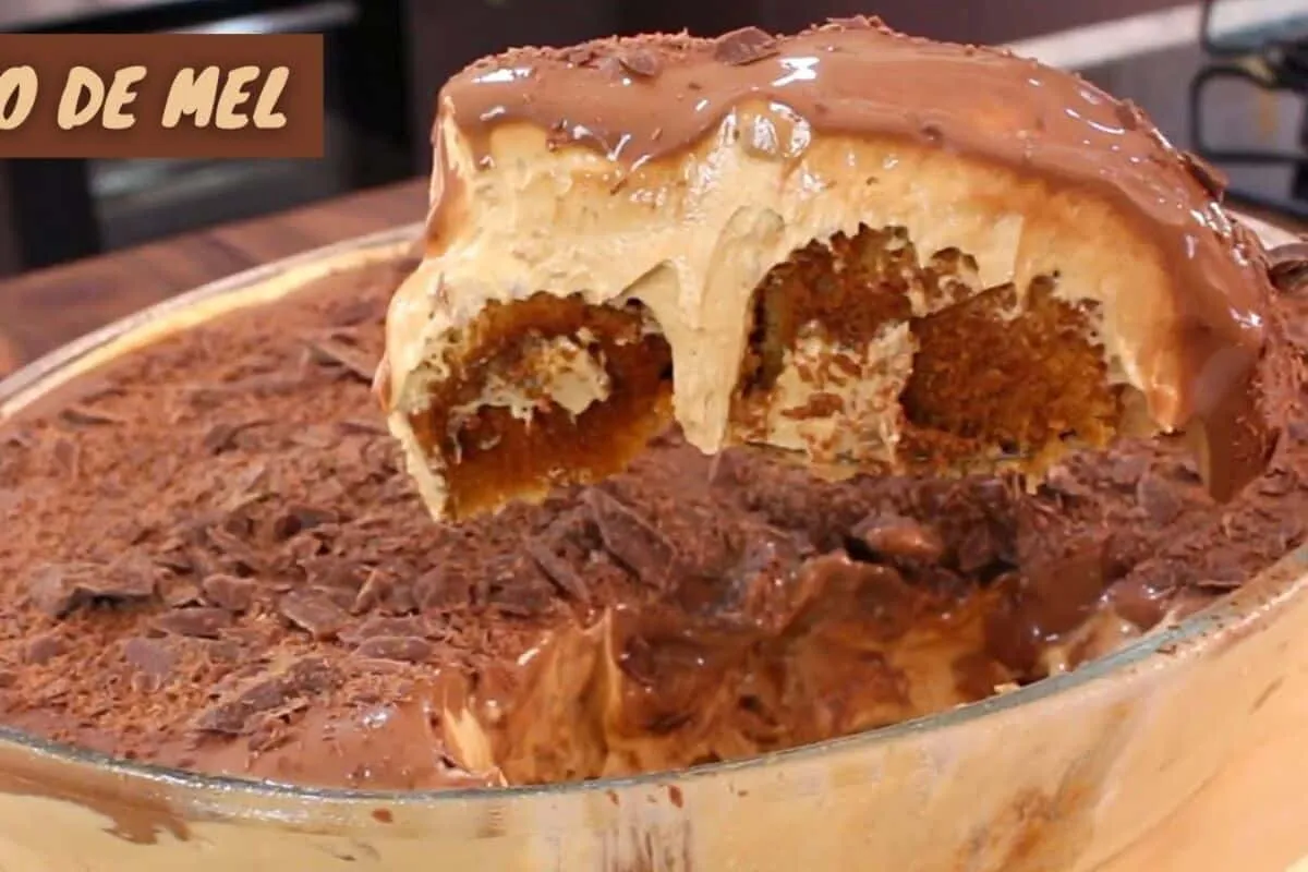 Pão de mel na travessa com sabor incrível e preparo fácil qu