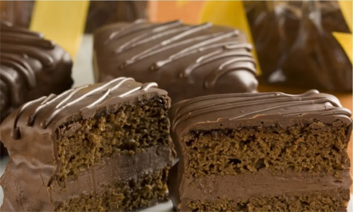 Pão de mel recheado com mousse de chocolate muito fácil de f