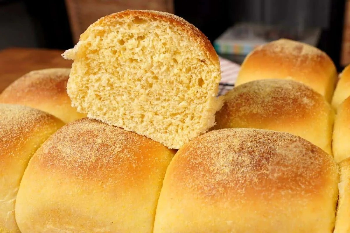 Pão de milho caipira muito fofinho para comer quentinho com