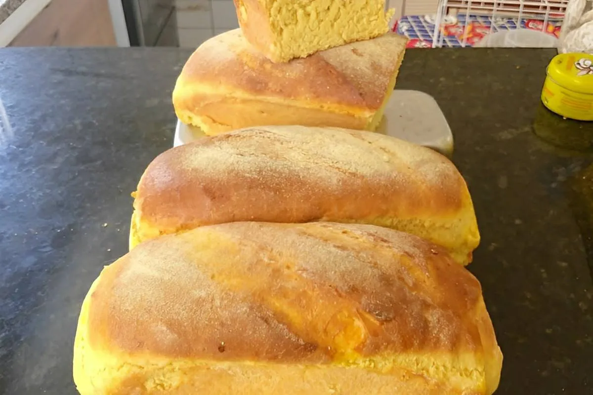 Pão de milho de liquidificador simples e prático uma delícia