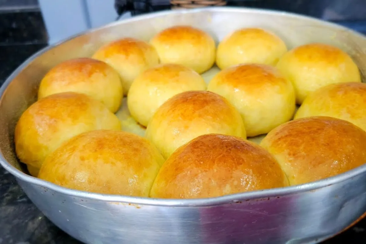 Pão de milho fácil e fofinho, perfeito para o café da tarde