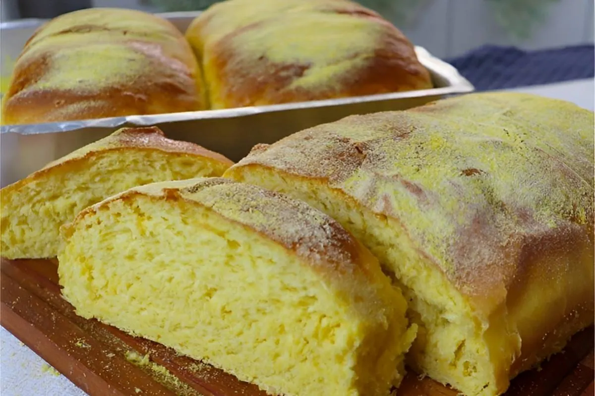 Pão de milho fofinho e macio uma delícia pra comer com mante