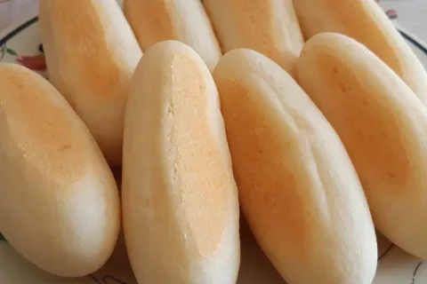 Pão de polvilho caseiro crocante por fora e macio por dentro