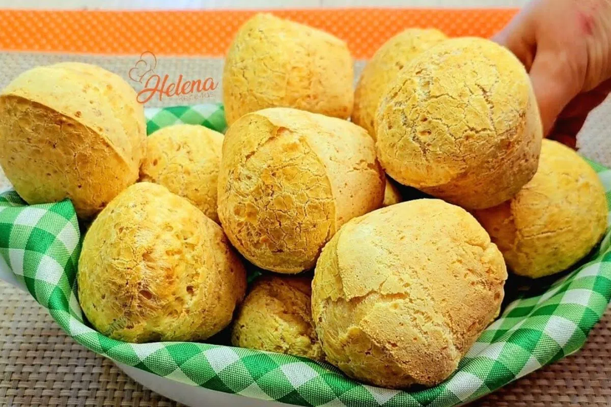 Pão de queijo econômico feito no liquidificador: uma receita