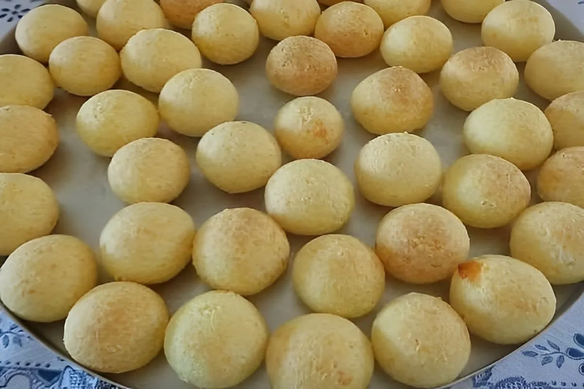 Pão de queijo especial feito com apenas 3 ingredientes fácil