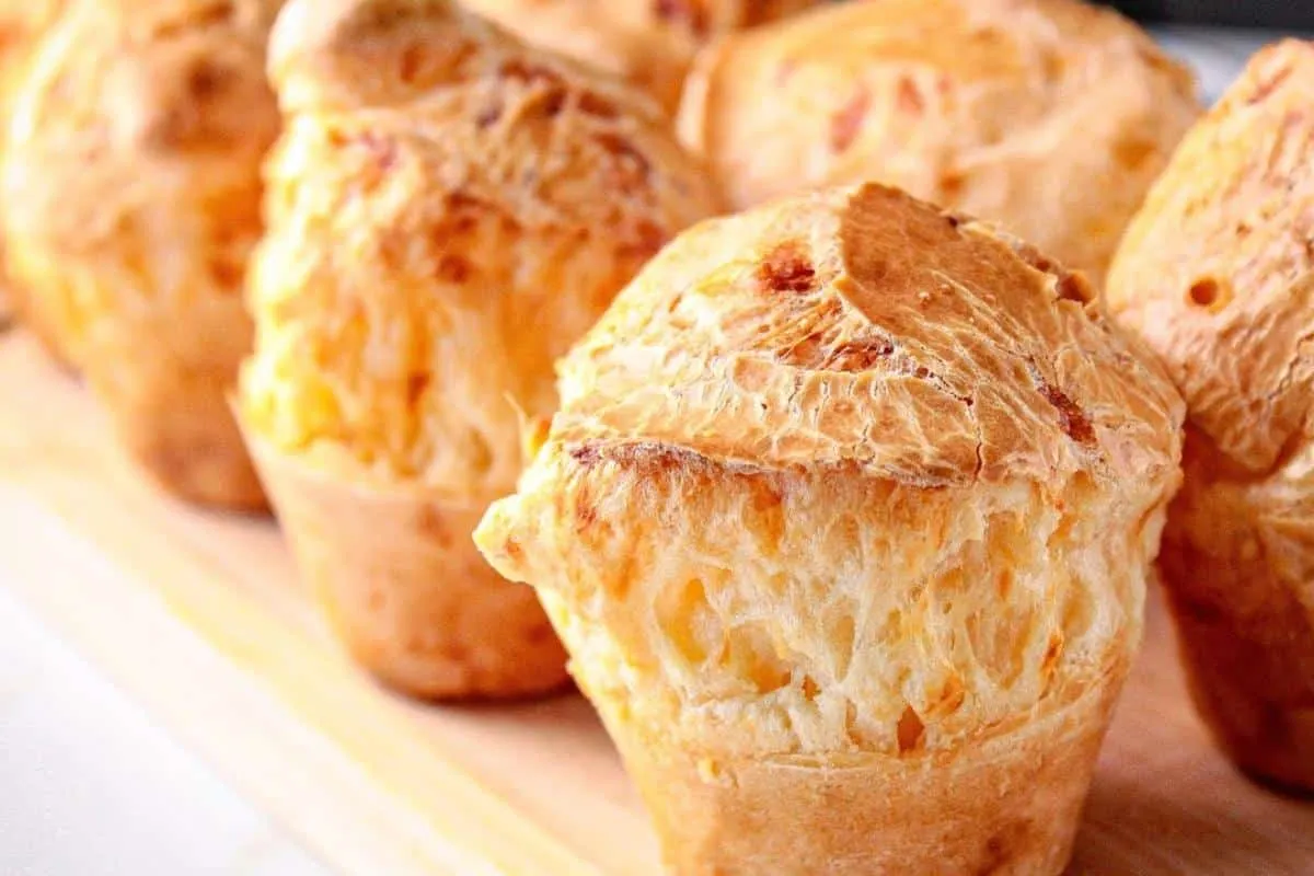 Pão de queijo fácil de fazer que não precisa sovar e não mur