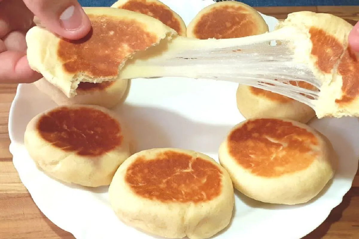 Pão de queijo que não precisa de forno nem colocar ovo no pr