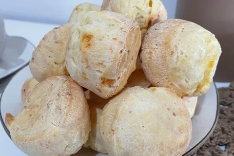 Pão de queijo sem escaldar feito sem sujar a mão, perfeito p