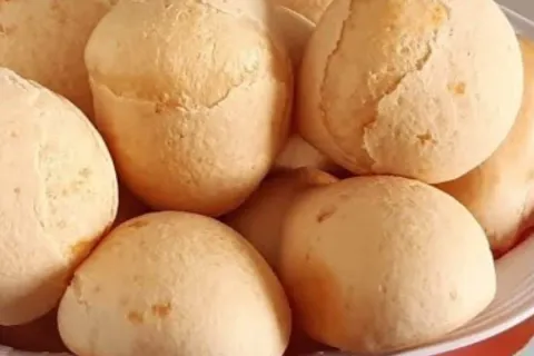 Pão de queijo sem ovo: essa receita é ótima e não pãozinho n