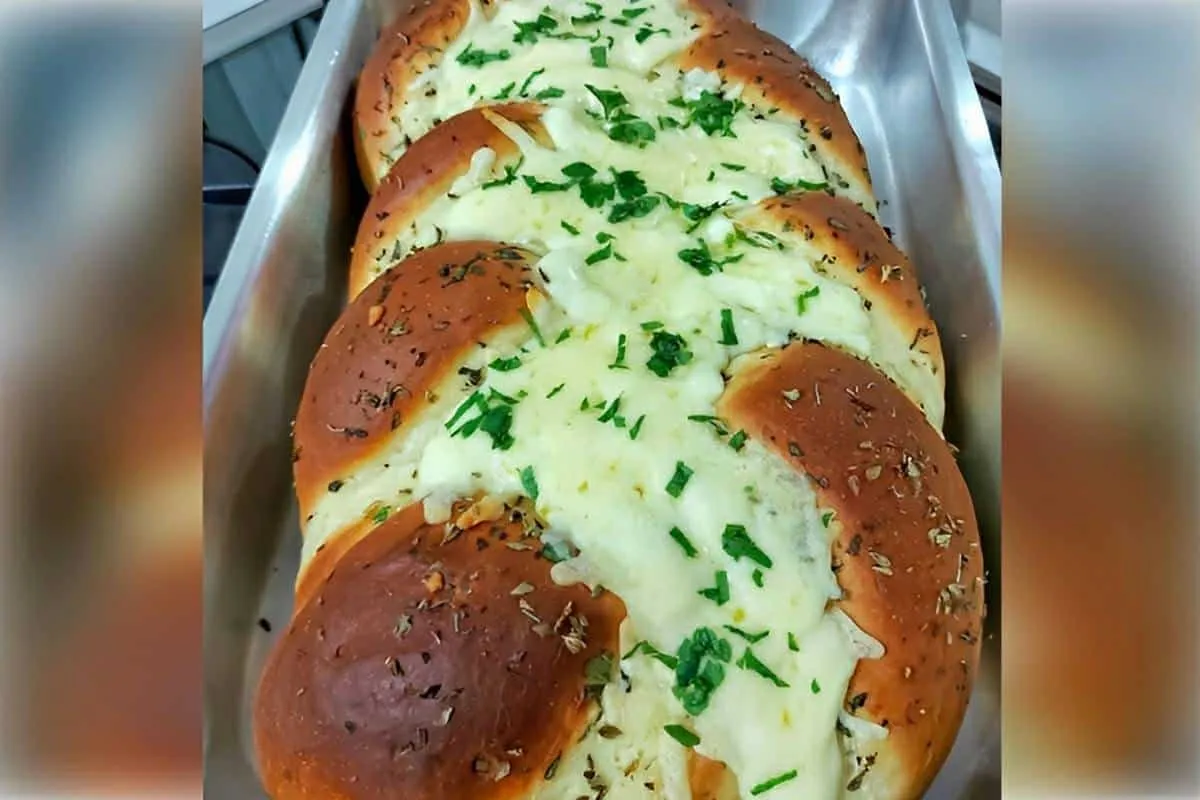Pão de requeijão caseiro um lanche delicioso simples e fácil