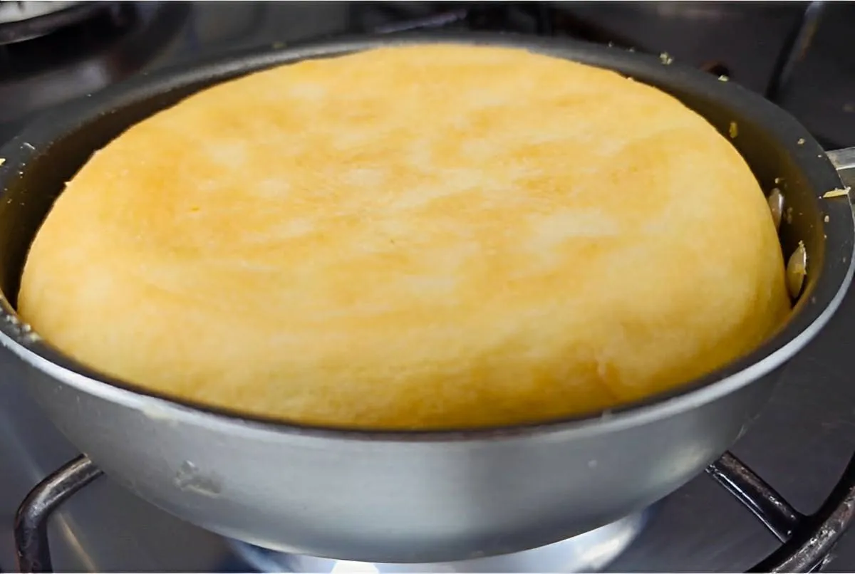 Pão de tapioca na frigideira leve saudável e perfeito para s