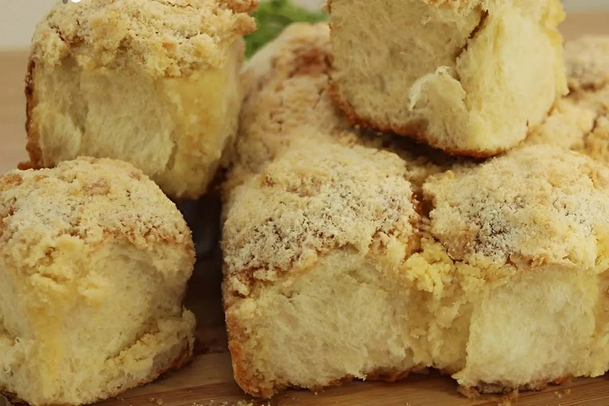 Pão doce cuquinha: um pão doce bem fofinho com farofinha por