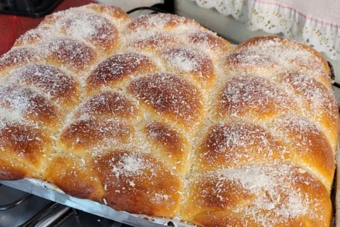 Pão doce da vovó muito fácil e fofinho que fica molhadinho e