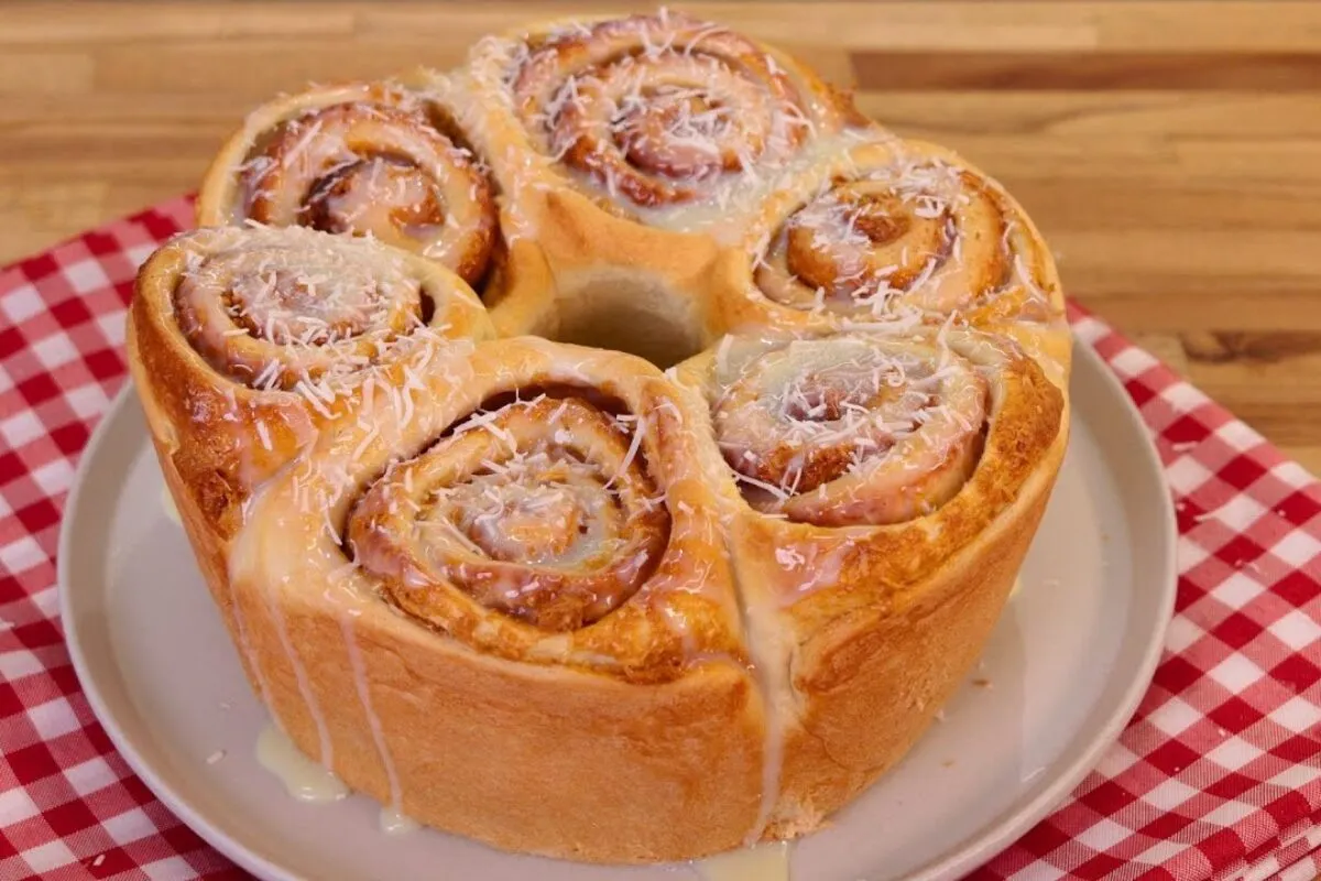 Pão doce de coco com leite condensado: doce na medida certa