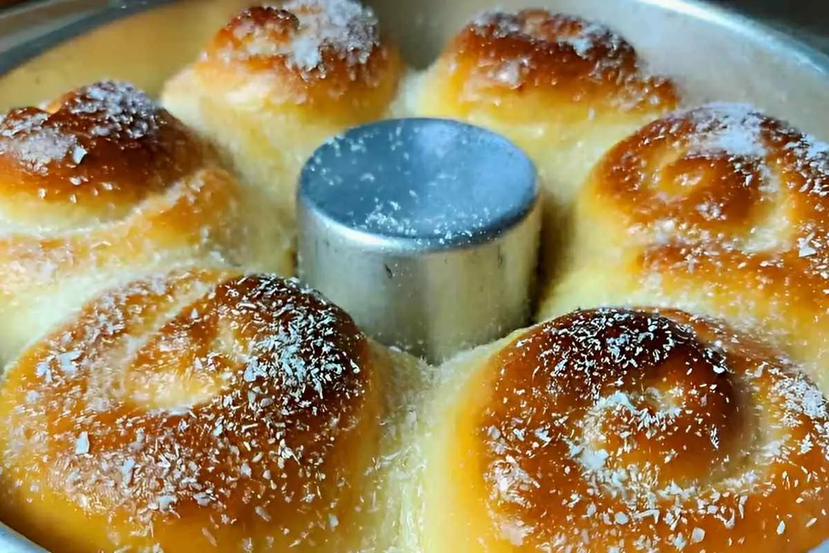 Pão doce de leite condensado com apenas 4 ingredientes muito