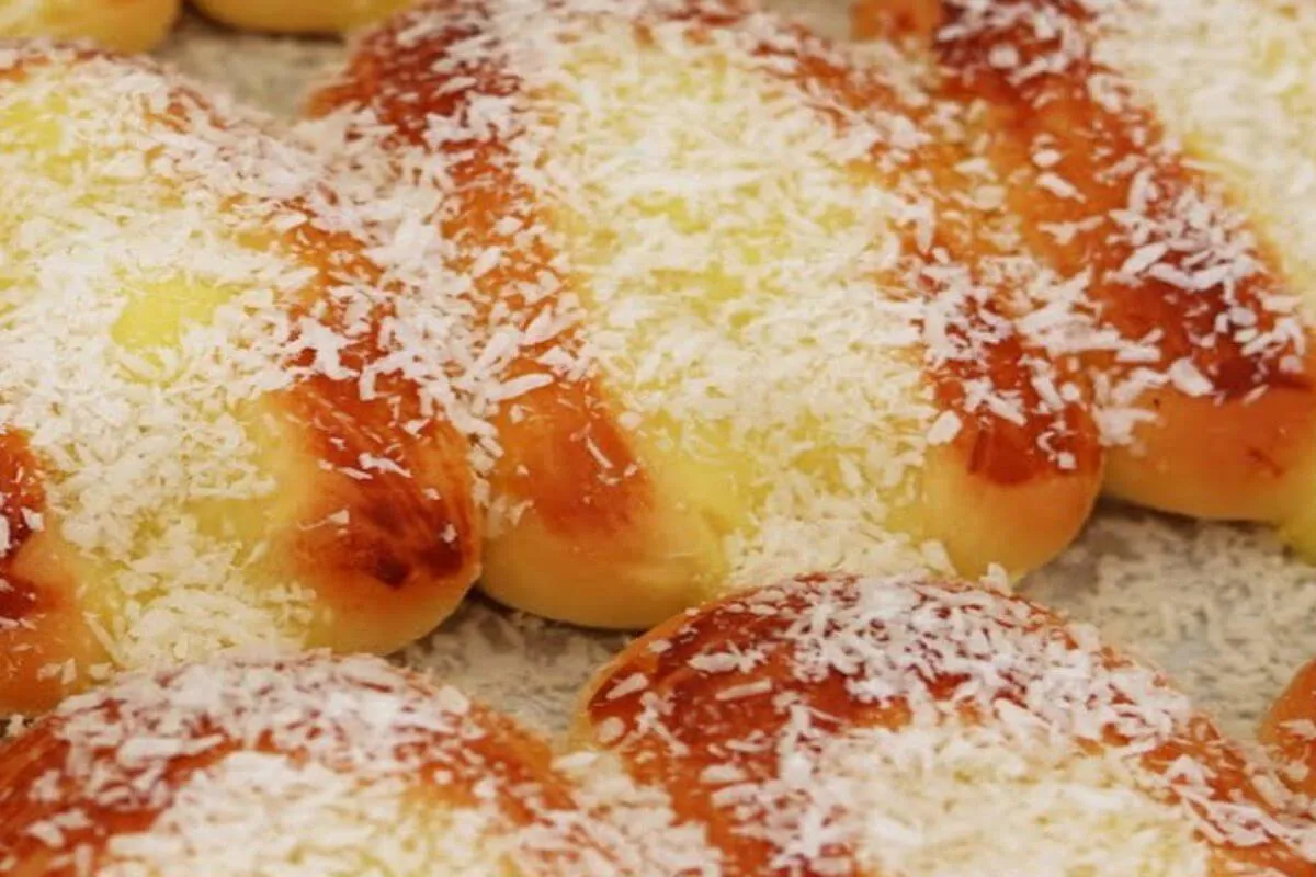 Pão doce de padaria bem fofinho e um creme perfeito como cob