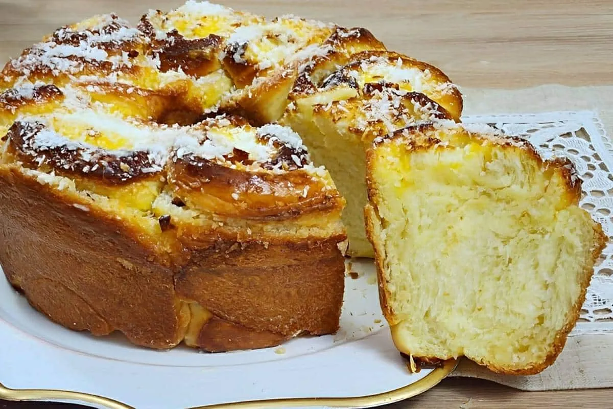 Pão doce de padaria com coco gostoso fofinho e perfeito para