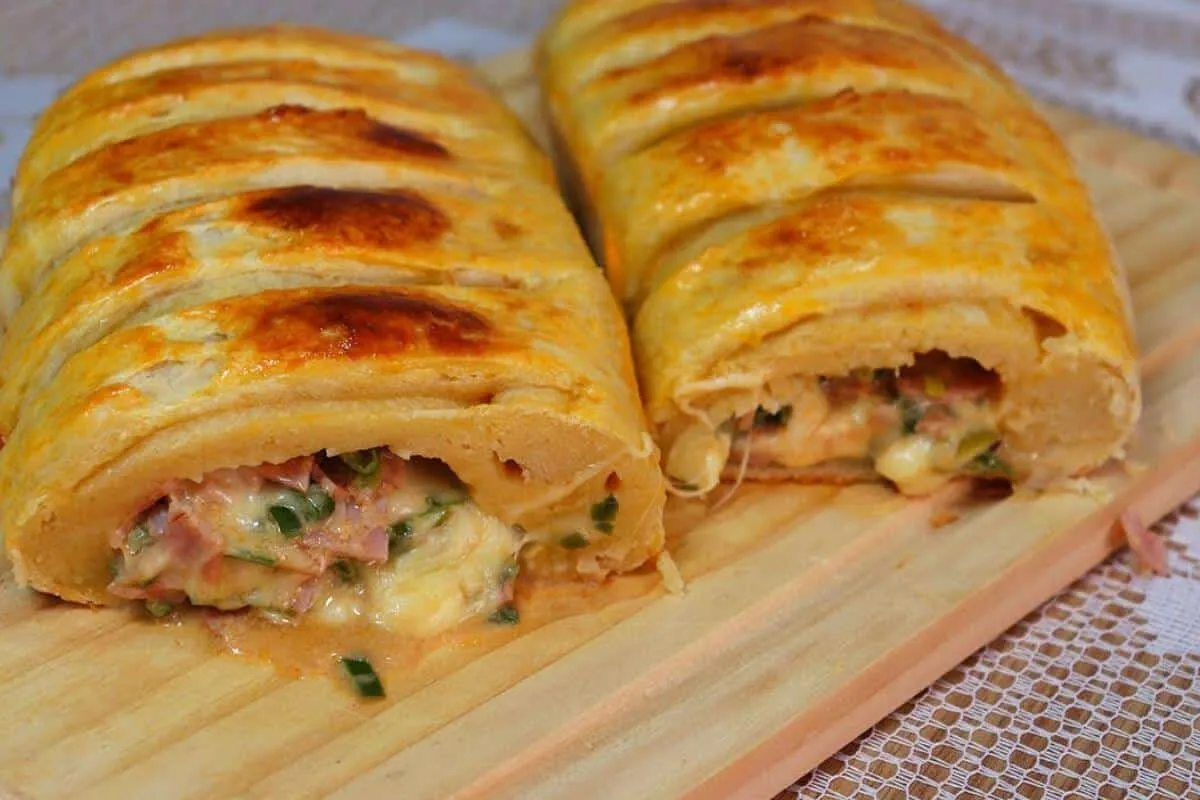 Pão empadão a combinação de uma massa perfeita e um recheio