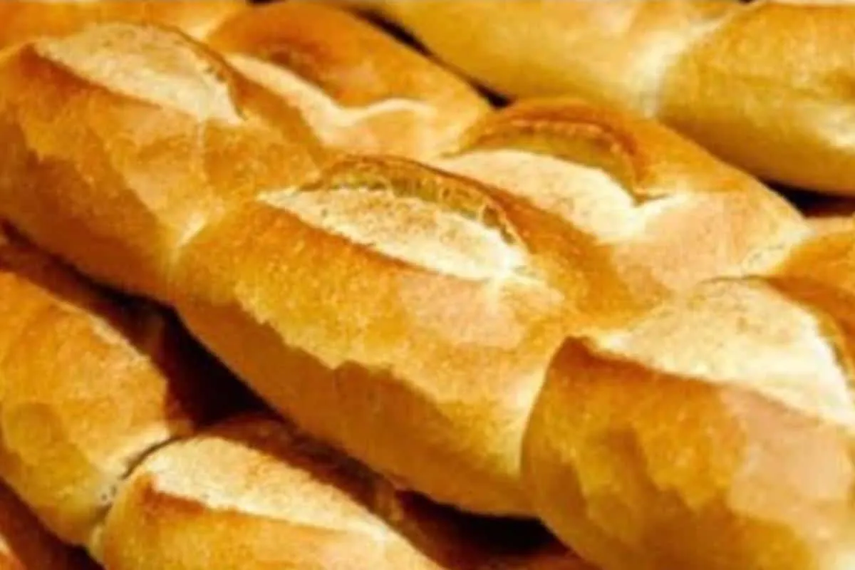 Pão francês caseiro que fica gostoso e igual de padaria