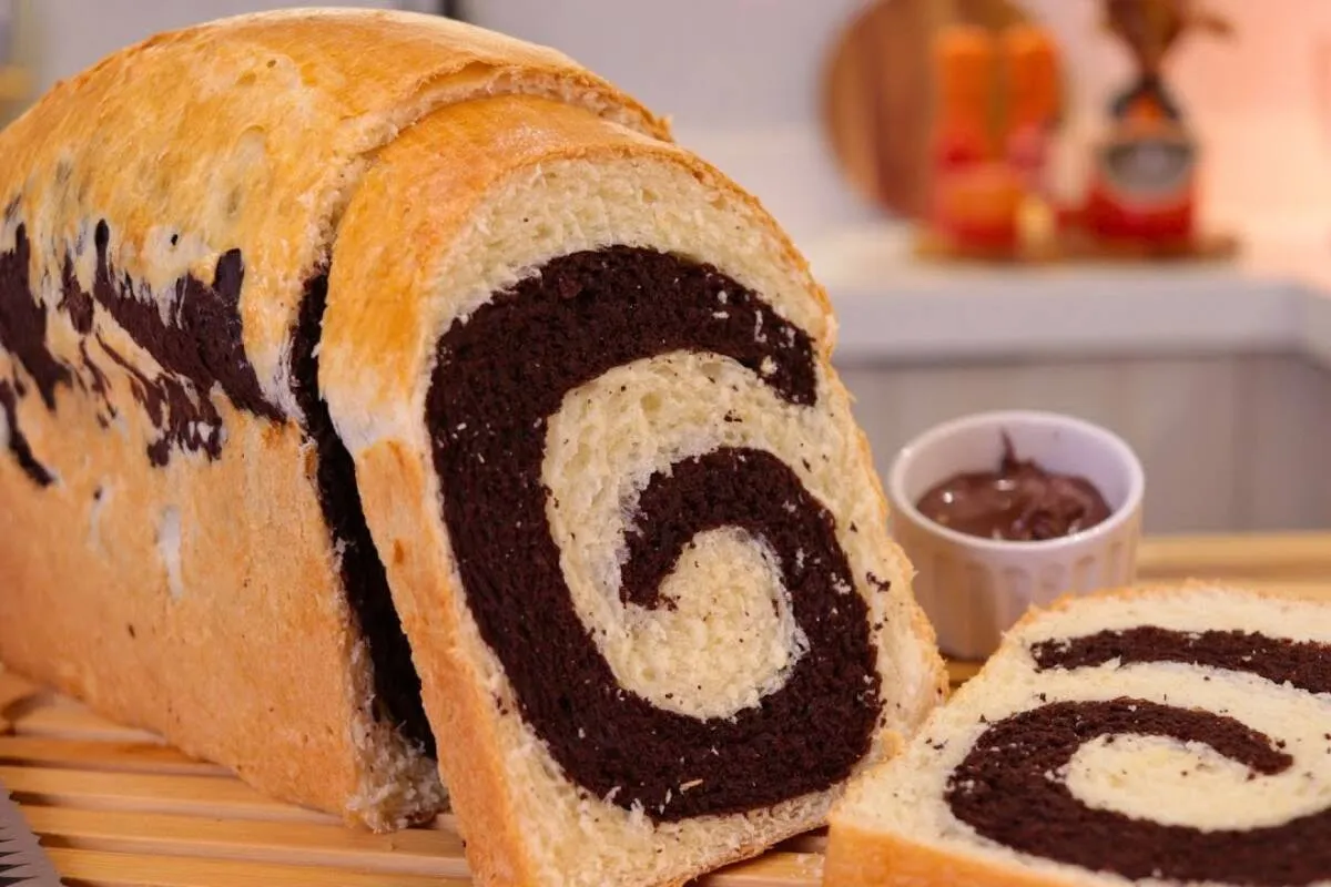 Pão mesclado de chocolate: ótima novidade para você servir n