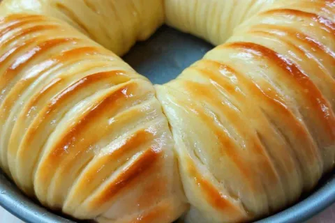 Pão novelo de lã já sai fatiado do forno e fica uma maravilh