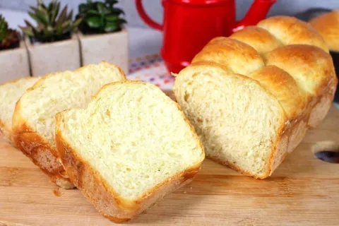 Pãozinho brioche, um pão macio e amanteigado para deixar o s