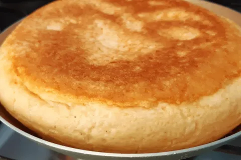 Pãozinho de frigideira rápido para você substituir o pão fra