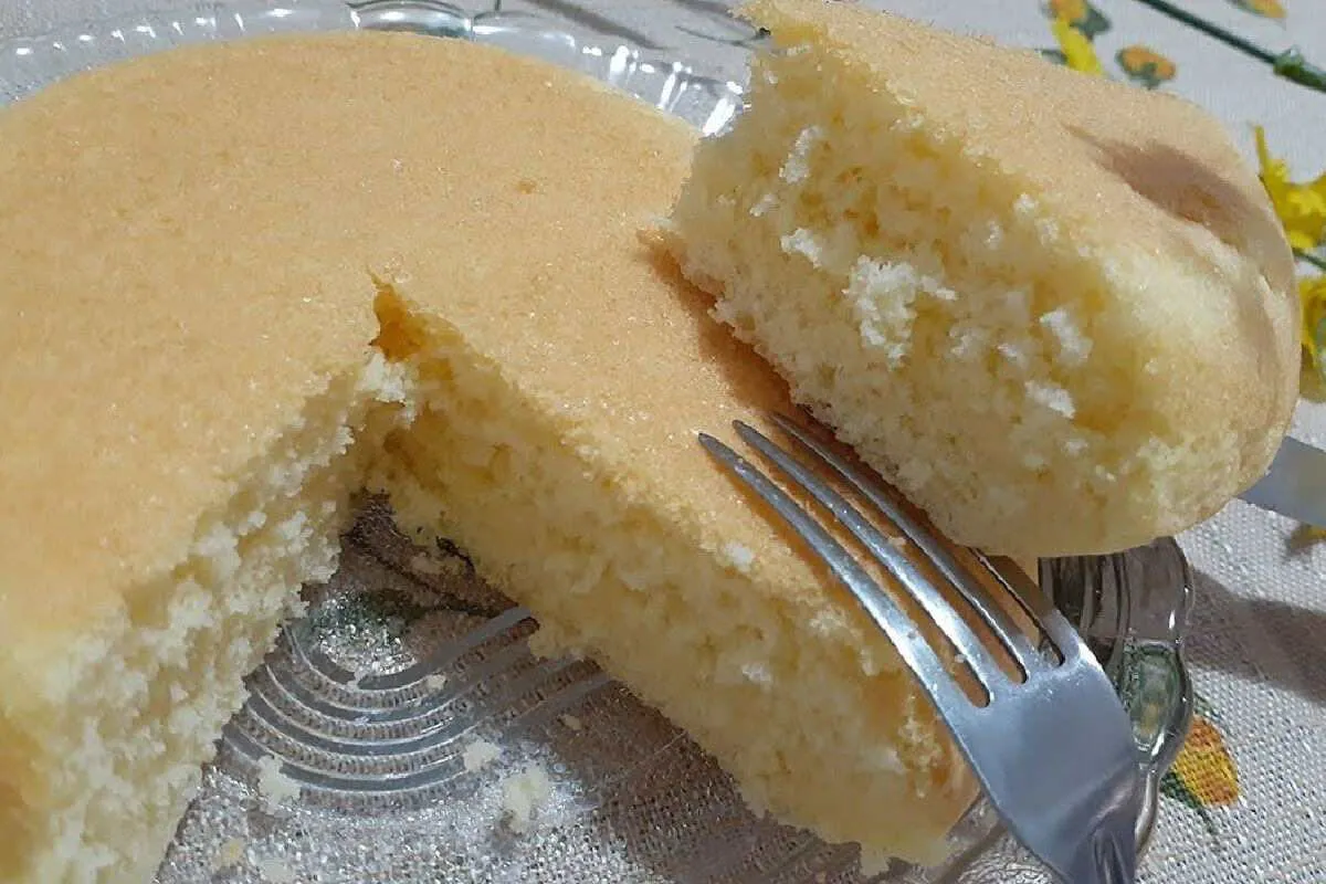 Pãozinho de frigideira sem glúten e zero lactose para um caf
